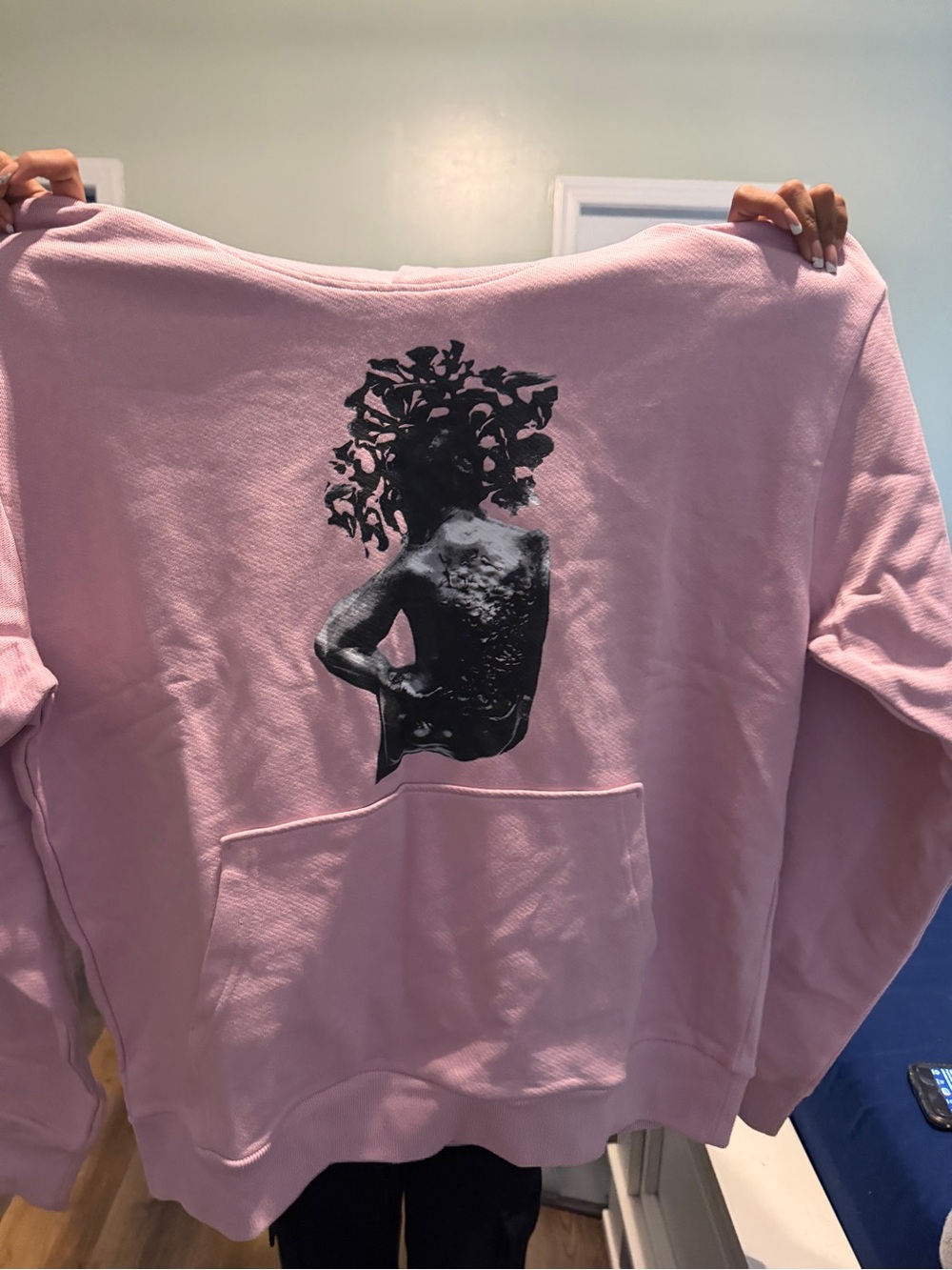 Relaxed Pink Graphic Crewneck Sweatshirt with Black Art Print- Brand new no tags